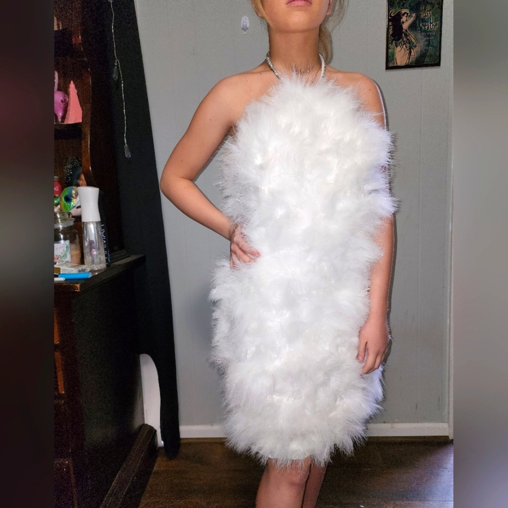 NWT Akira Sold Out , Gorgeous , Soft , Fluffy , White Clouds Feather Dress - Picture 4 of 16